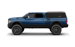 Hardtop RSI SMARTCAP EVOa nero su Dodge RAM 1500 blu scuro - Pronto per la spedizione