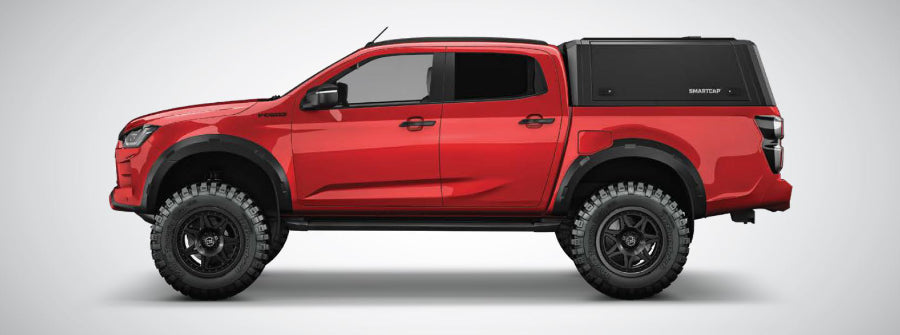 Attrezzatura scelta: Isuzu D-Max N60 rosso con hardtop RSI SMARTCAP EVOa.