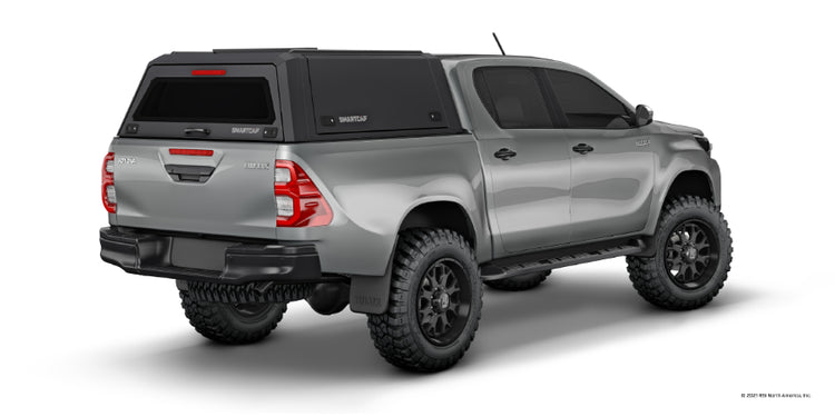 Contrasto deciso: Toyota Hilux Revo Dark Grey con RSI SMARTCAP EVOa Adventure Black