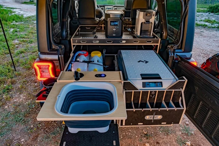 Modulo posteriore per Jeep Wrangler aperto con lavello e frigorifero