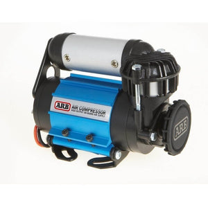 Compressore singolo ARB a 12 V su sfondo bianco