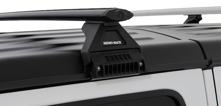 Migliorate la vostra esperienza di viaggio con i kit di barre portatutto Rhinorack per Jeep Wrangler JL