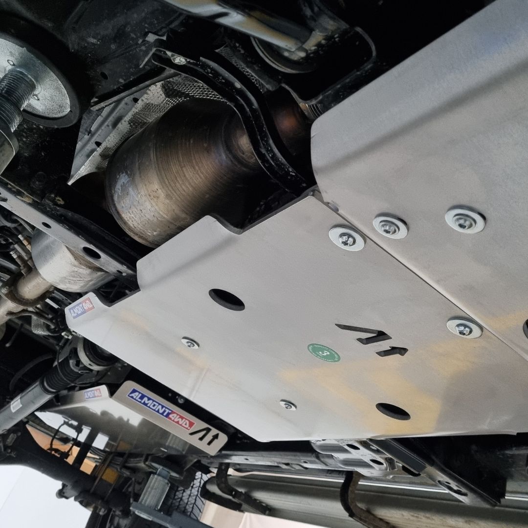 Protezione della trasmissione ALMONT4WD - Toyota Hilux Revo