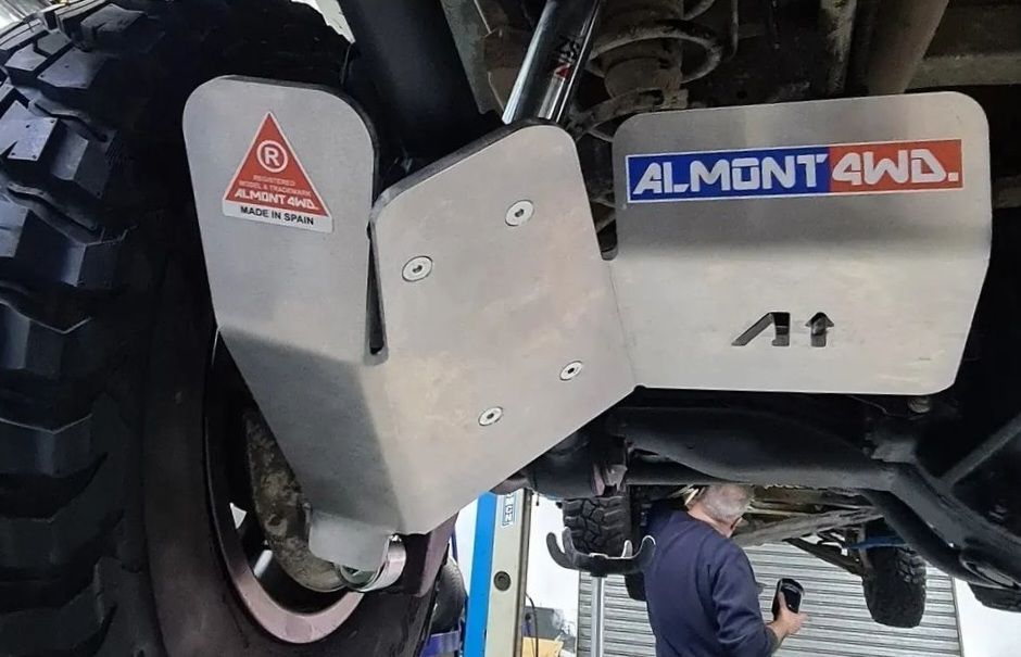 Protezione degli ammortizzatori in duralluminio - Almont4WD - Toyota HDJ80