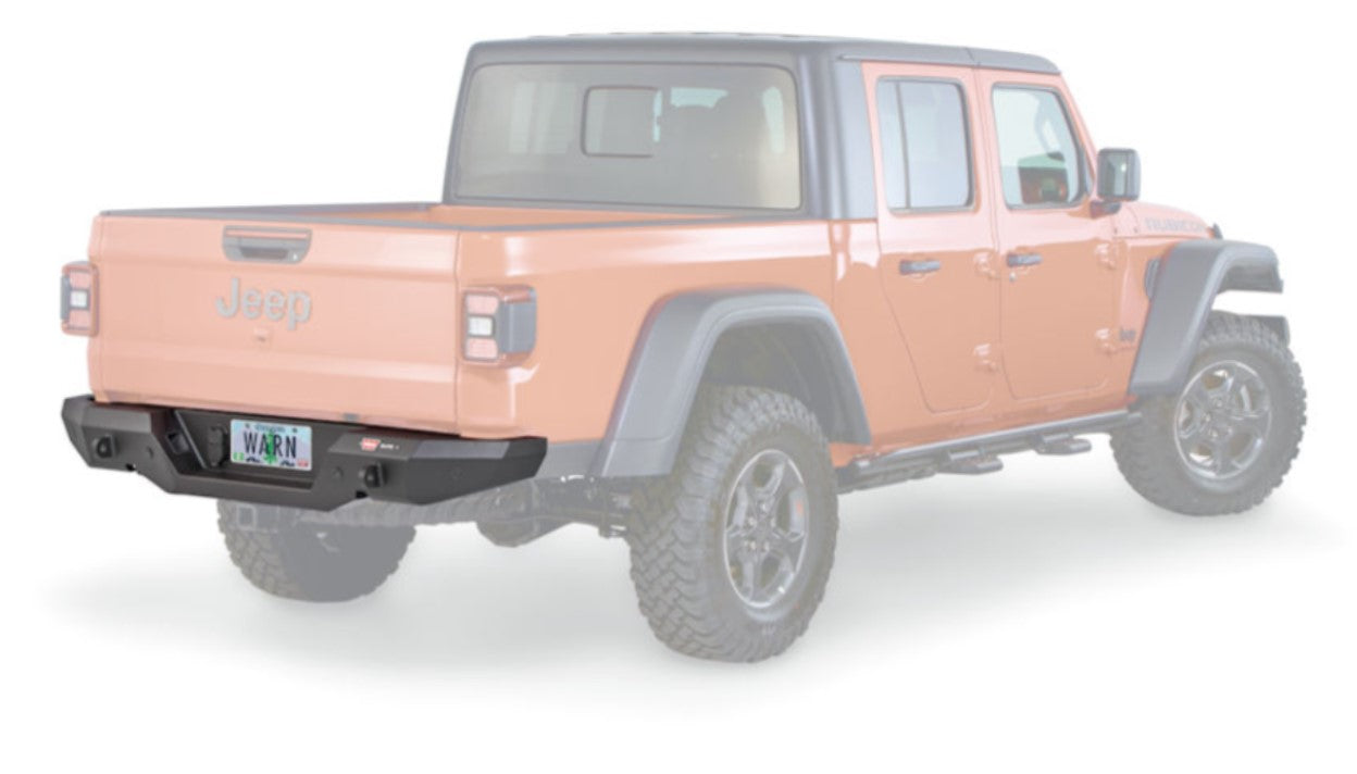 Jeep Gladiator JT arancione con paraurti posteriore in evidenza