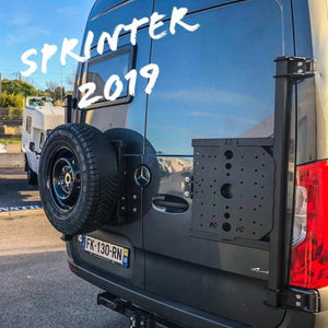 Mercedes Sprinter con portapacchi e portaruote