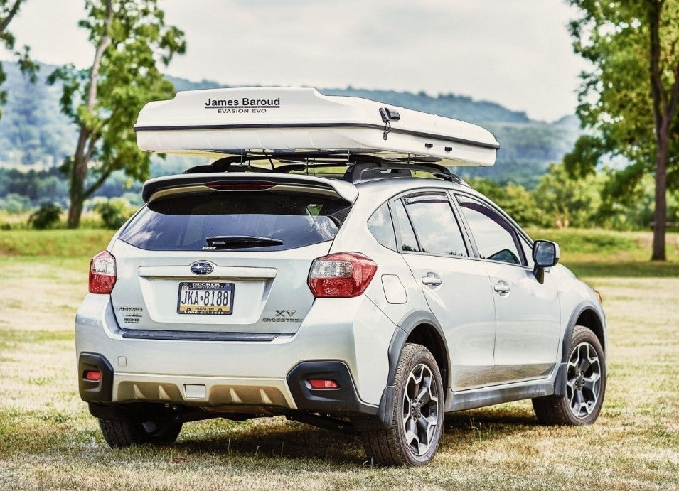 Evasione della tenda da tetto di James Baroud su una Subaru XV bianca