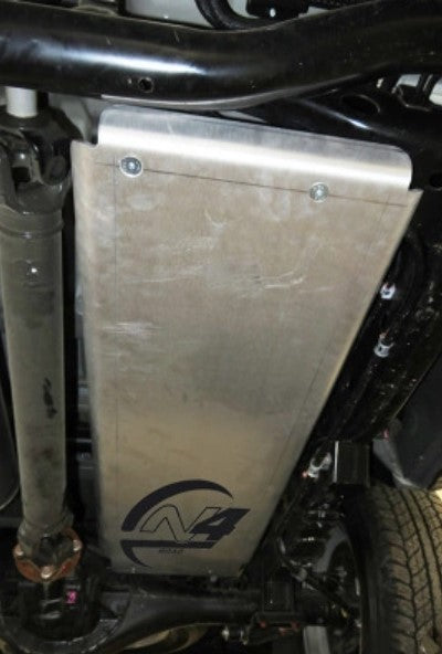 protezione del serbatoio in alluminio di grosso spessore fissata sotto un veicolo