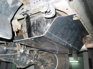 piastra di protezione in alluminio fissata sotto il veicolo per proteggere