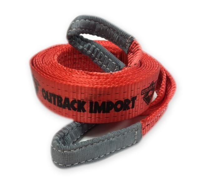 cinturino di trazione rosso con estremità grigie avvolte su uno sfondo bianco