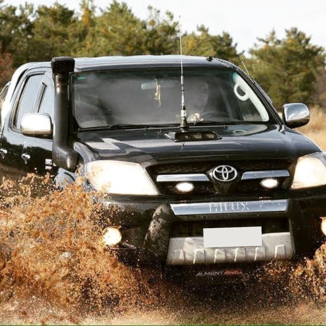 Hilux Black su terreni off-road