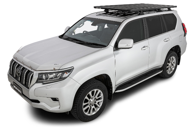 Toyota Land Cruiser 150 grigio con portapacchi nero in testa