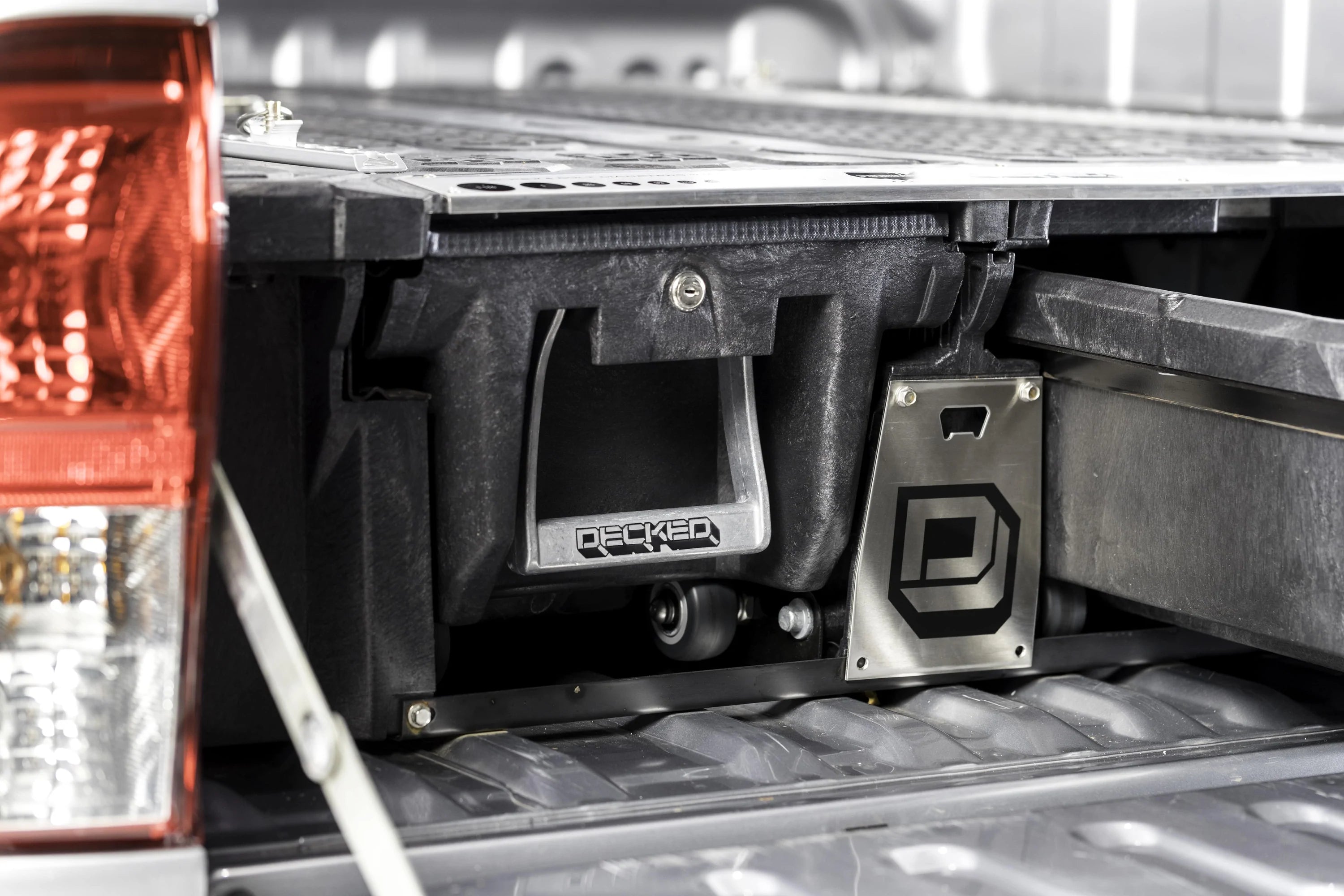 Cassetto DECKED 1727 mm - Ford Ranger 2011+ Cabina Extra