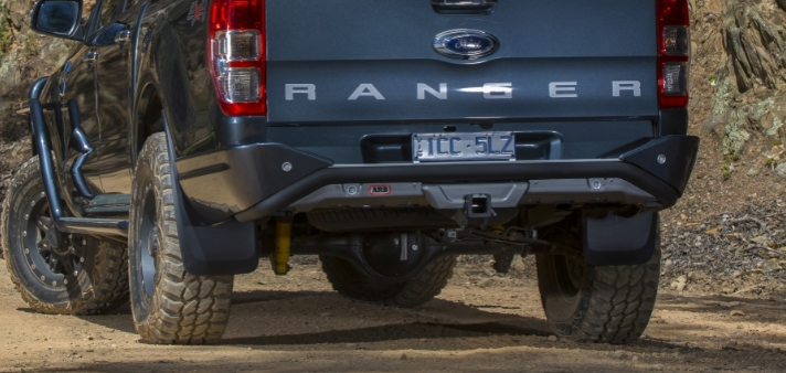 Paraurti posteriore Summit ARB - Ford Ranger+ 2012 con monitor di visione posteriore